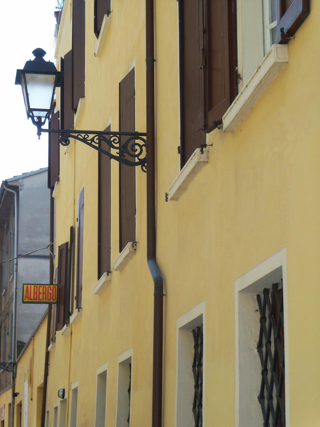 Hotel Ariosto Centro Storico Reggio Emilia Exterior foto